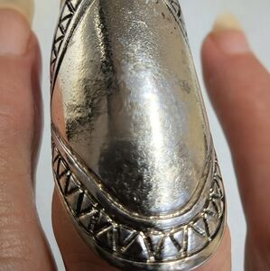 Chic Silver Women's Ring with Geometric Design